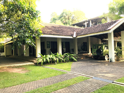 Escape to Serenity at Ceylon Kingsmen Garden - Negambo
