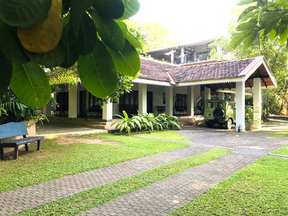 Escape to Serenity at Ceylon Kingsmen Garden - Negambo